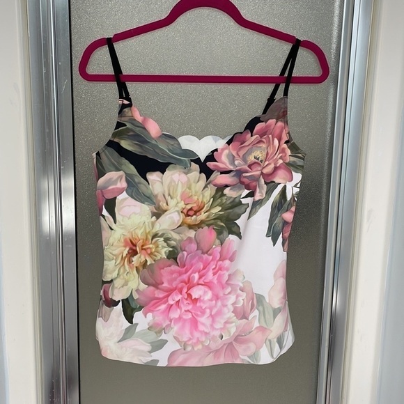 Ted Baker
Cernia Painted Posie Scalloped Camisole - Picture 13 of 16